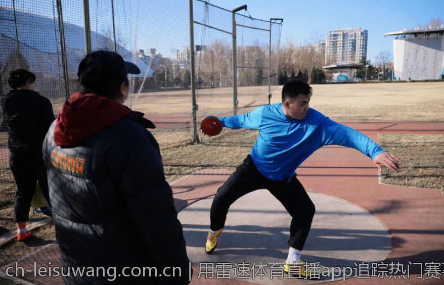 用雷速体育直播app追踪热门赛事